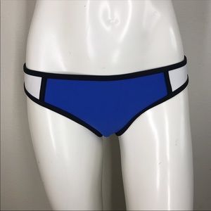 TRIANGL bikini bottoms size XL